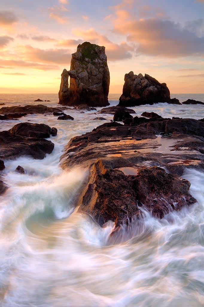 'Guardianes de Gaztelugatxe', ganadora en el tema 'Urdaibai'.