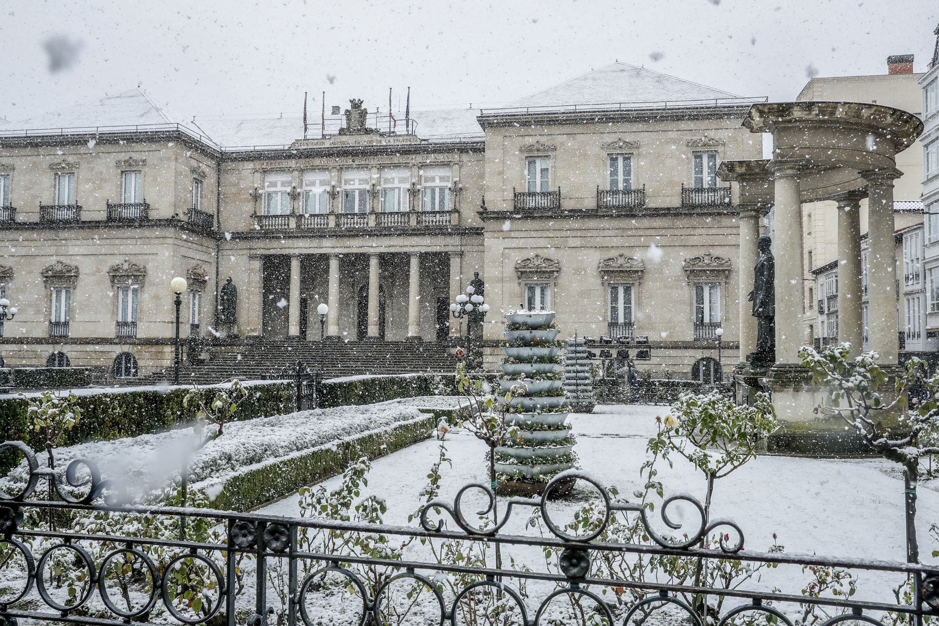 Las imágenes de un día de nieve en Álava