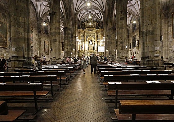 El 34% de los vascos se definen como católicos, aunque un 48% de la población no asiste a ceremonias.