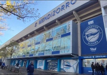 La afición del Alavés opina sobre la propuesta de cierre de Mendizorroza durante un mes