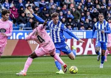 Toni Martínez recibe tres puntos en el tobillo tras una entrada de Aidoo: «Estoy bien»