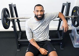 Darrun Hilliard, en la sala de musculación del Bilbao Basket durante una sesión de trabajo