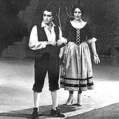 Josep Carreras, el 5 de septiembre de 1977, con la soprano Rosetta Pizzo, en 'L'elisir d'amore'.