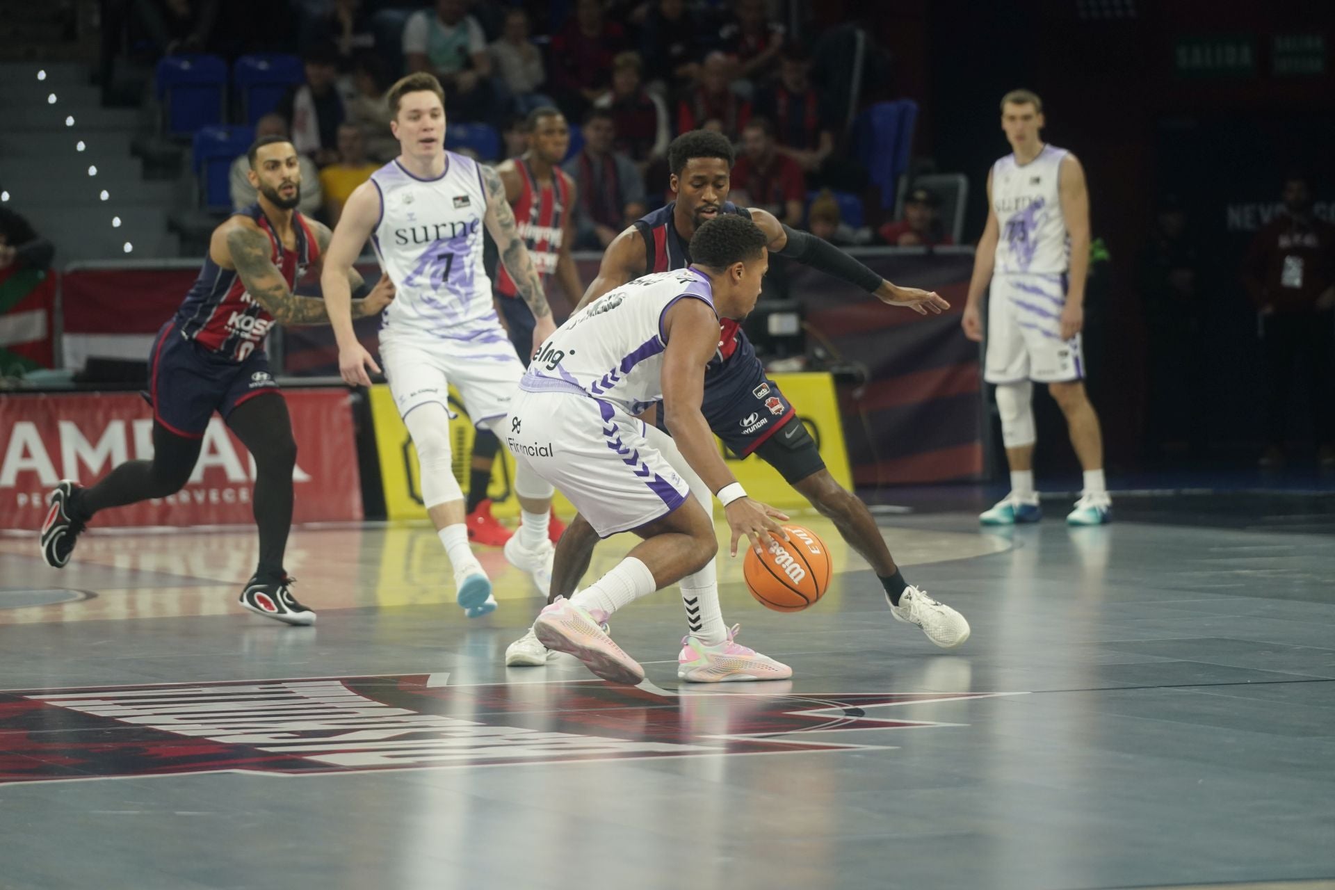 El derbi entre el Baskonia y Surne Bilbao, en fotos