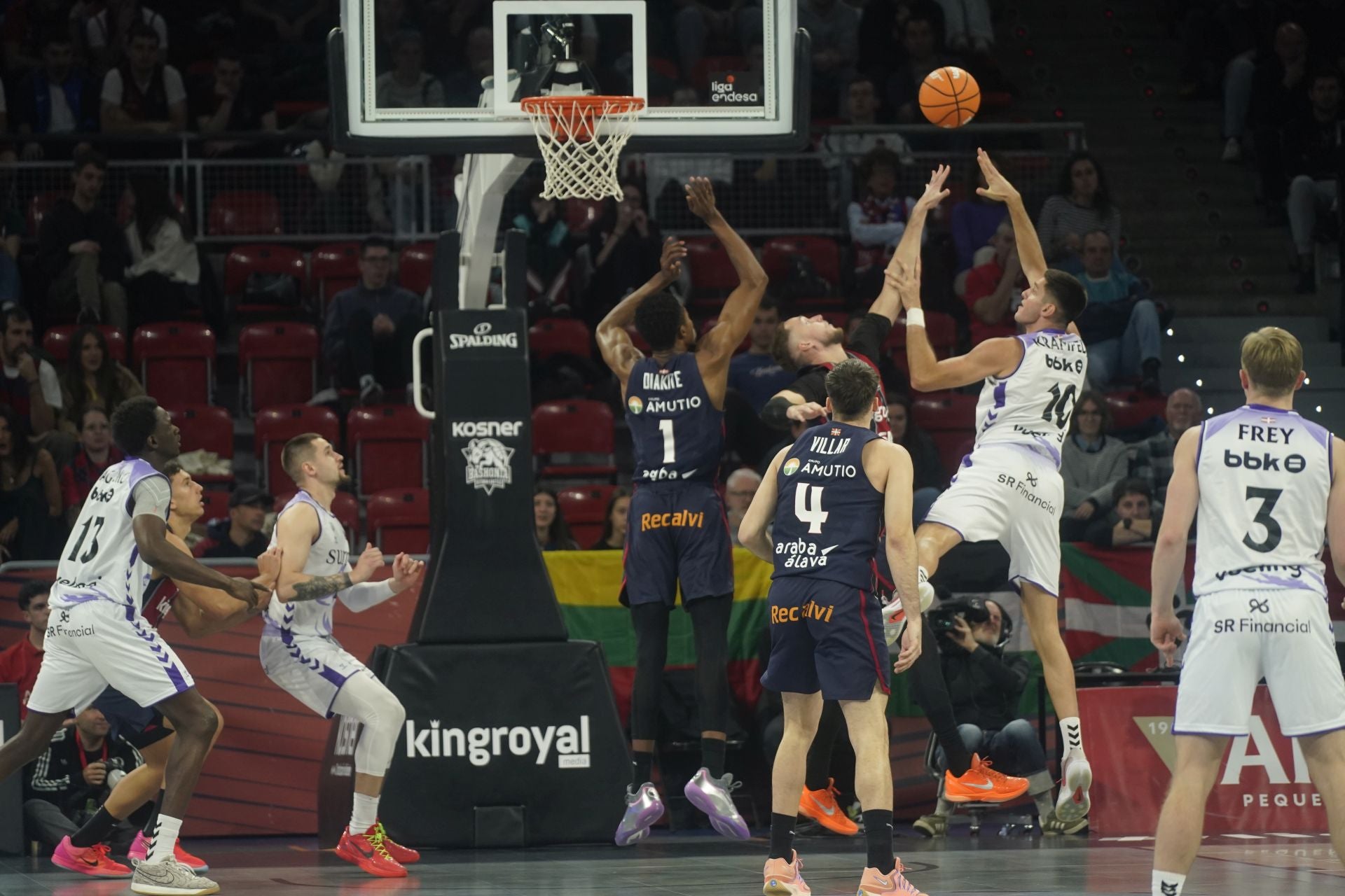 El derbi entre el Baskonia y Surne Bilbao, en fotos