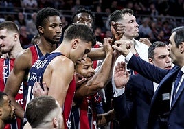 El equipo de Galbiati hace piña después de un tiempo muerto del encuentro ante el Bayern.