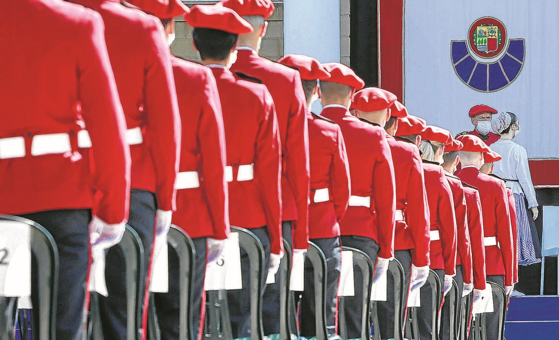 Investigan la filtración de exámenes desde Arkaute a academias para aspirantes