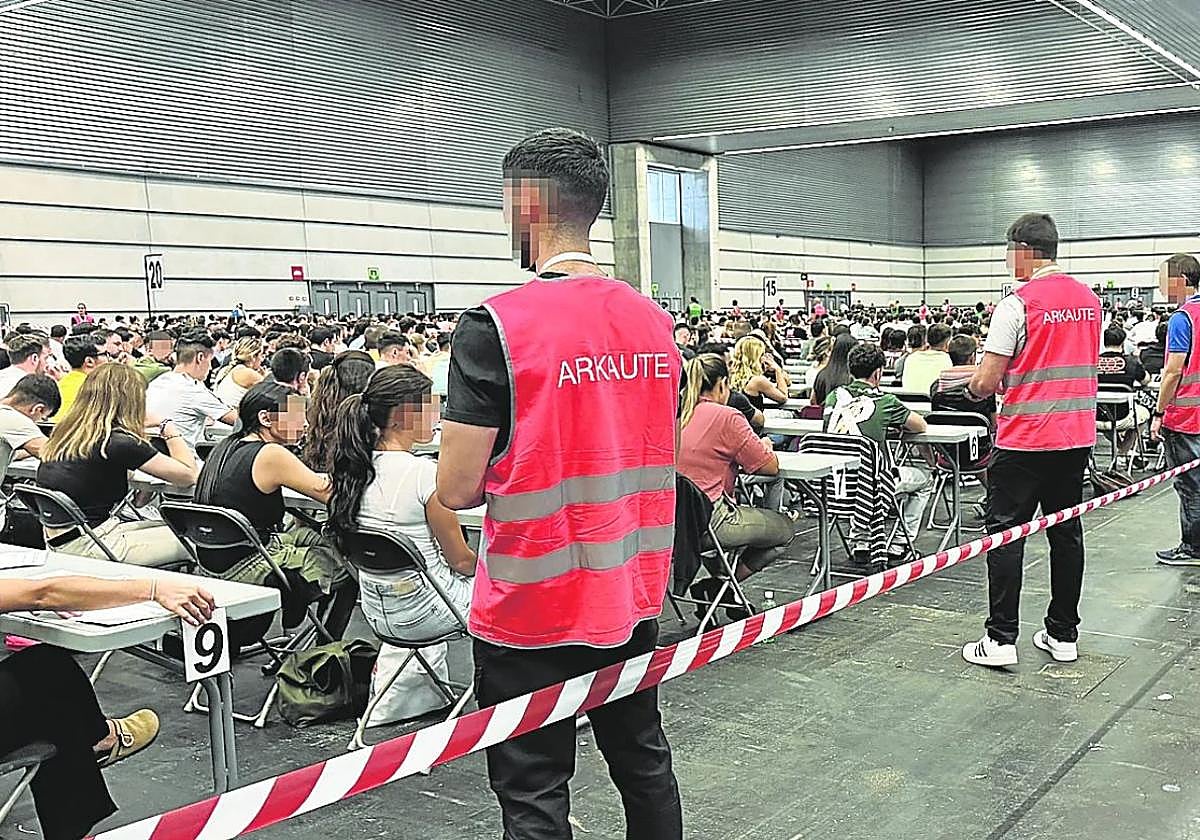 Imagen de un proceso de selección para la Ertzaintza realizado en el BEC de Barakaldo.