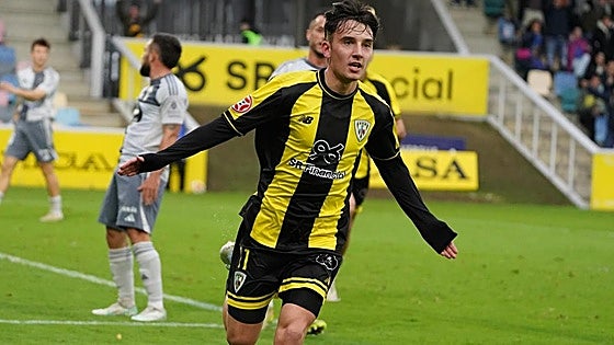 El Barakaldo tumba a otro gigante en Lasesarre
