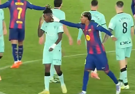 Cuchicheos, palmaditas... Así vivieron Nico y Lamine el Barça-Athletic