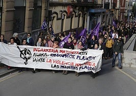 Image de archivo de una manifestación por las calles de Barakaldo.