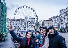 Así ha sido el montaje de la gran noria en la Virgen Blanca
