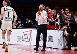 Ettore Messina dimite y el exbaskonista Peppe Poeta es el nuevo entrenador del Milán