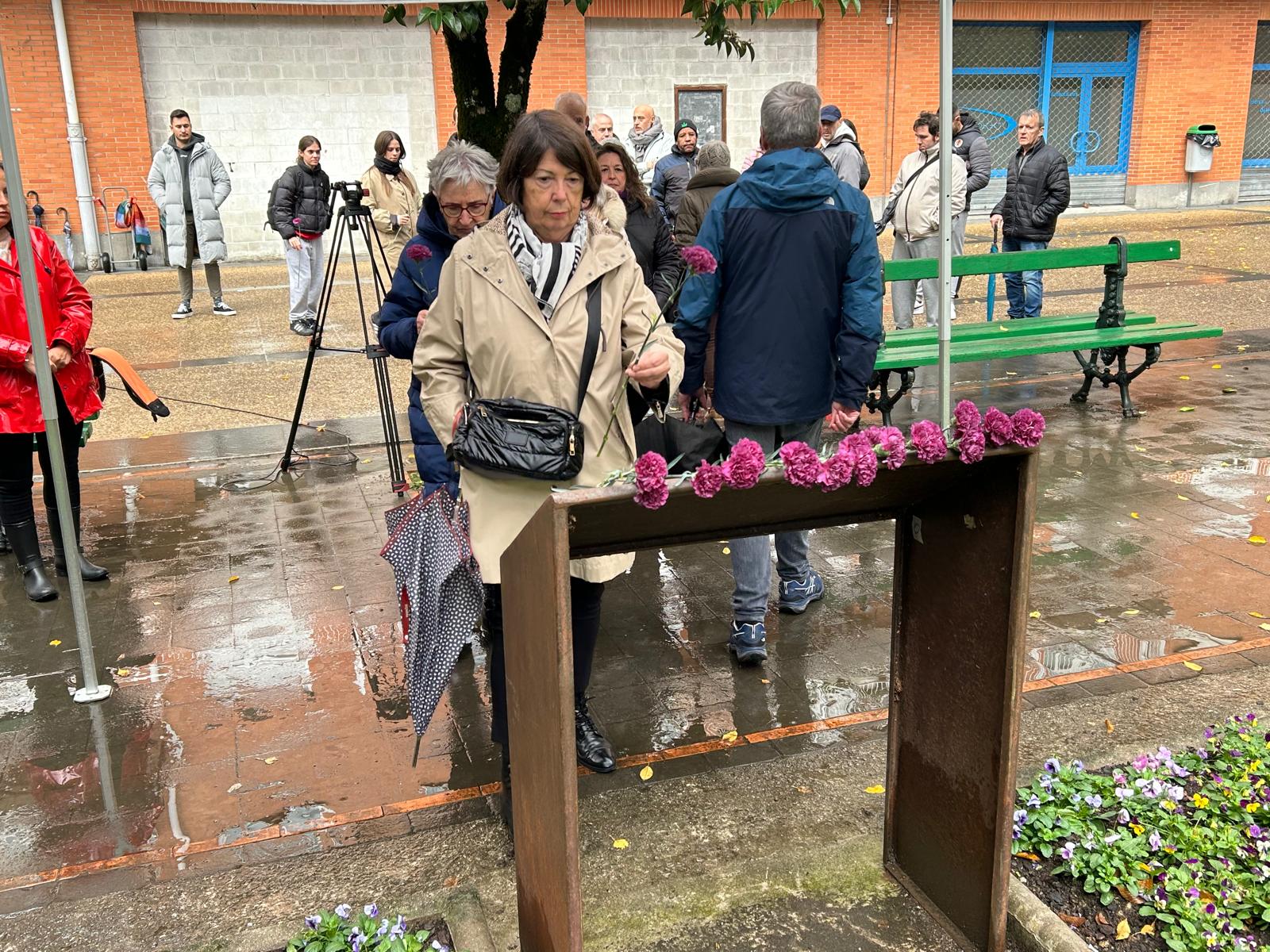 Imagen secundaria 1 - «Miedo y vergüenza alientan el silencio»