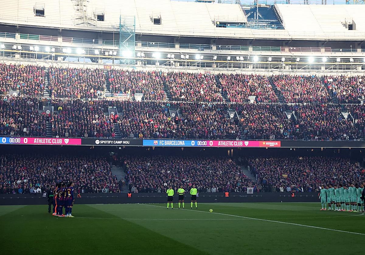 Panorámica del Camp Nou durante el Barcelona-Athletic.