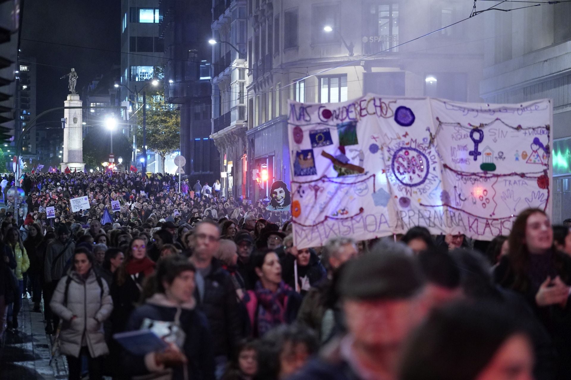 Miles de personas claman en Bilbao contra la violencia machista