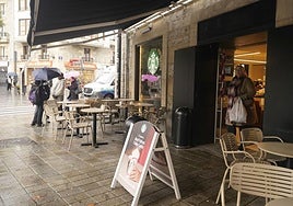 El Ayuntamiento de Vitoria sanciona a Starbucks por no regularizar su licencia de actividad