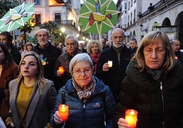 Manifestacion con velas en Gernika, para conmemorar el 82 aniversario del bombardeo de Gernika.