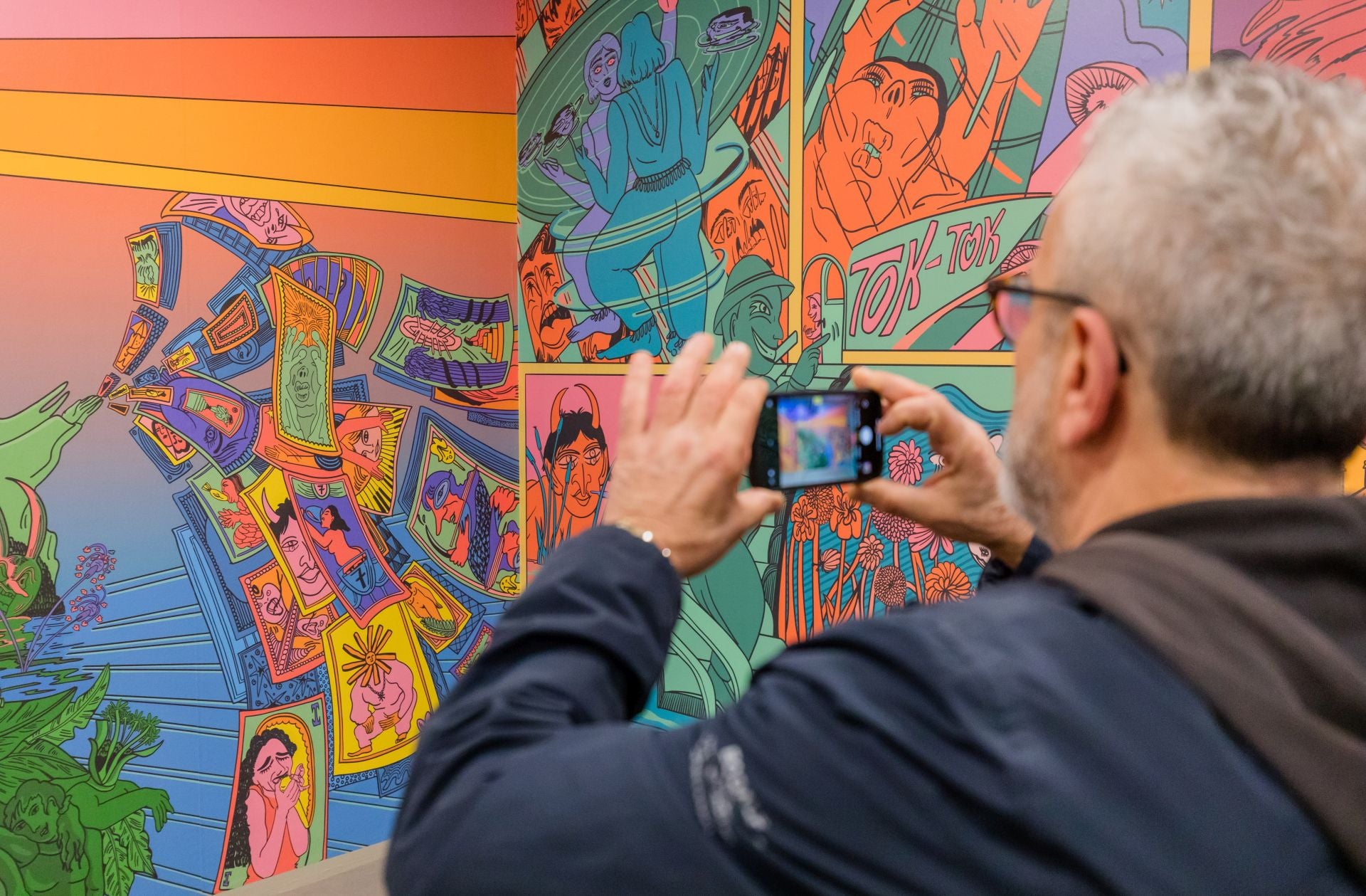 Los detalles del mural de la ilustradora Raisa Álava en Artium