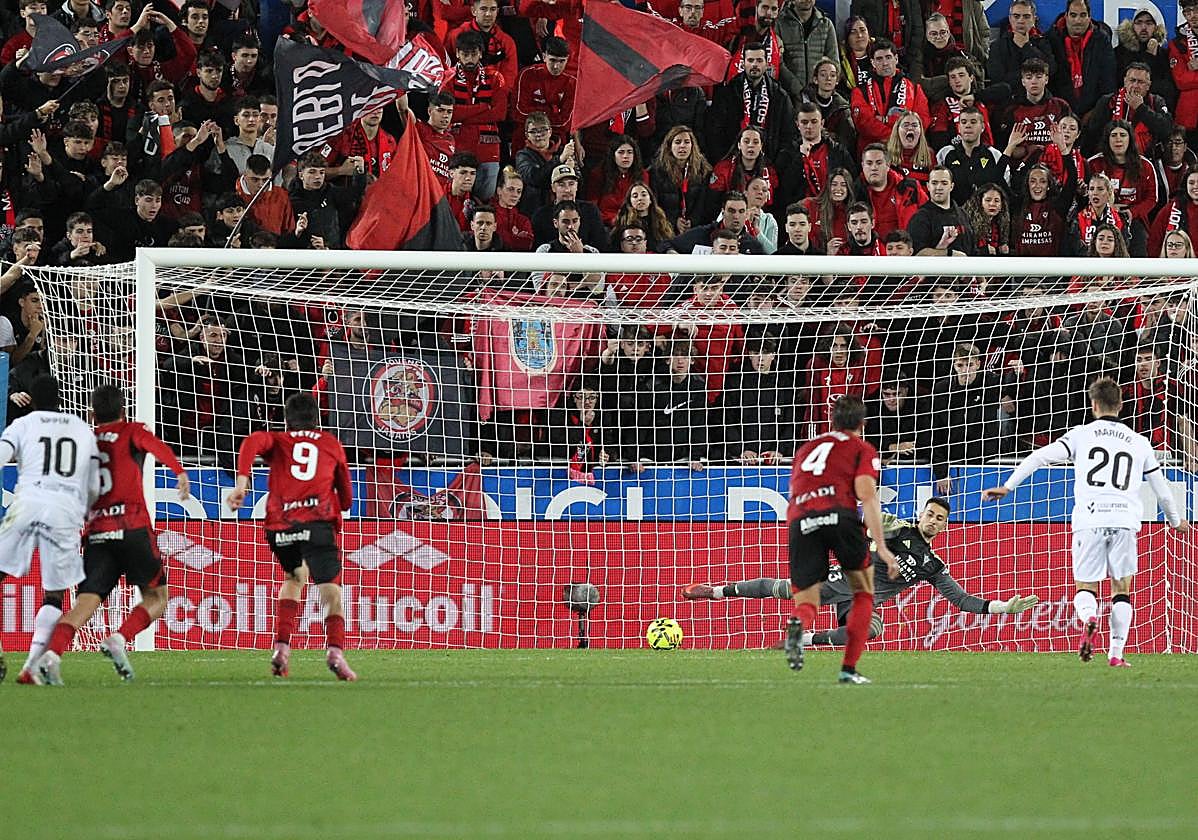 Ante el Burgos los recibió en los minutos 84 y 92.