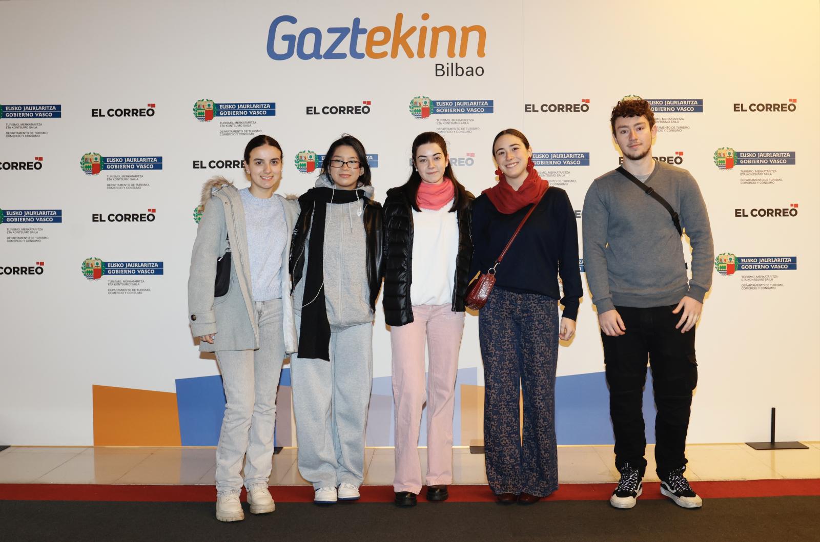 Oihane Urkiola, Gabriela Carbo, Mery Montealvaro, Inés Madrid y Markel García.
