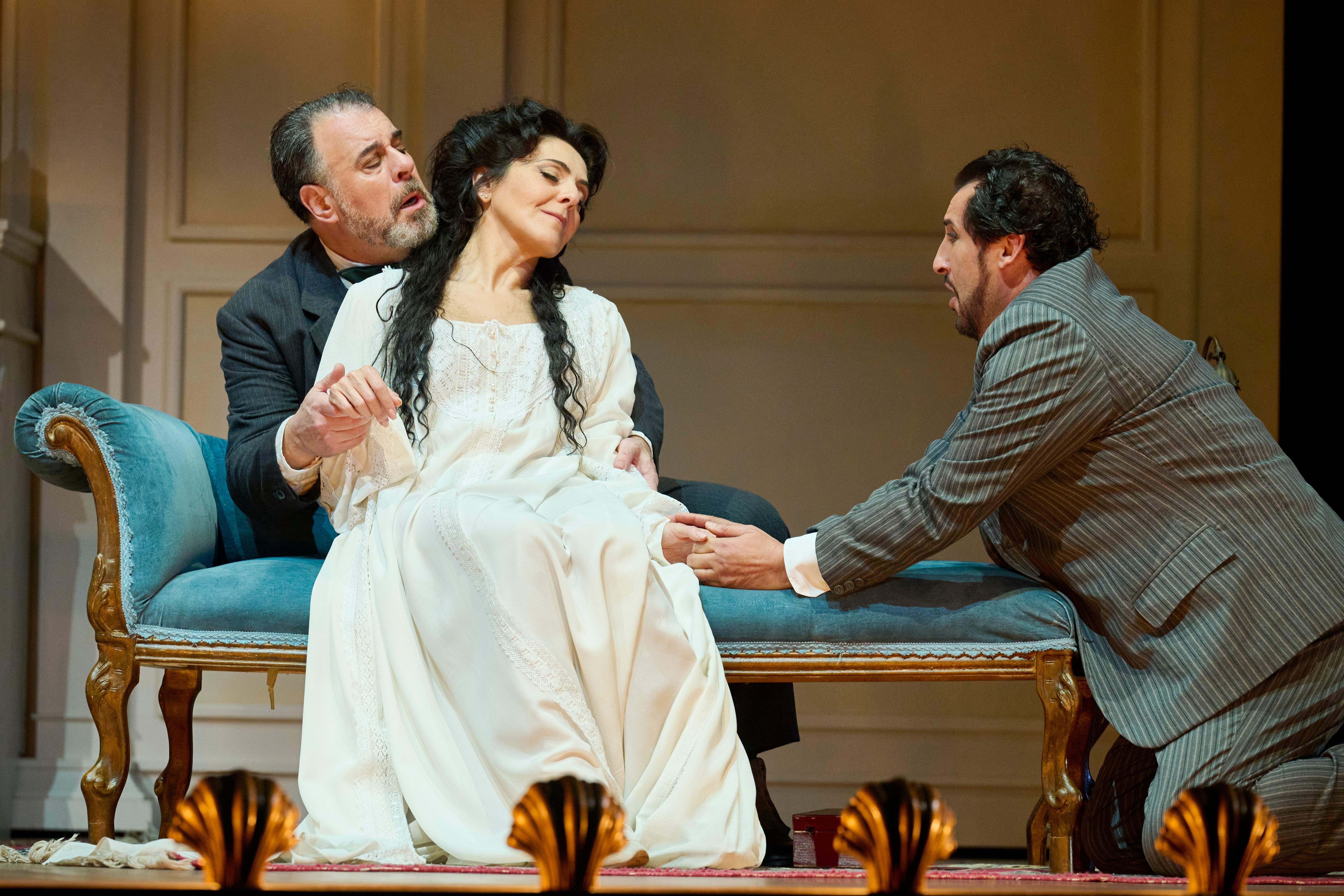 Maria Agresta, entre Carlos Álvarez y Jorge de León.