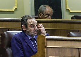 José Luis Ábalos, en su escaño del Congreso.