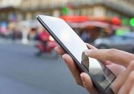 La nota que una familia de Bilbao deja en el portal donde su iPhone robado marca la ubicación