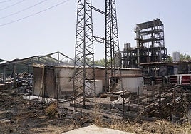 Así quedó la empresa tras el voraz incendio.