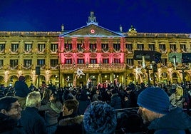 Vitoria ya ha encendido su Navidad.