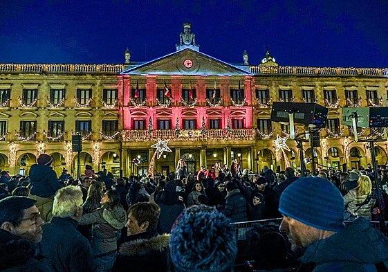 Vitoria ya ha encendido su Navidad.