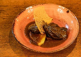 Cordero y cochinillo al horno de leña en el Casco Viejo de Vitoria