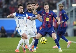 Blanco, ante Lewandowski.