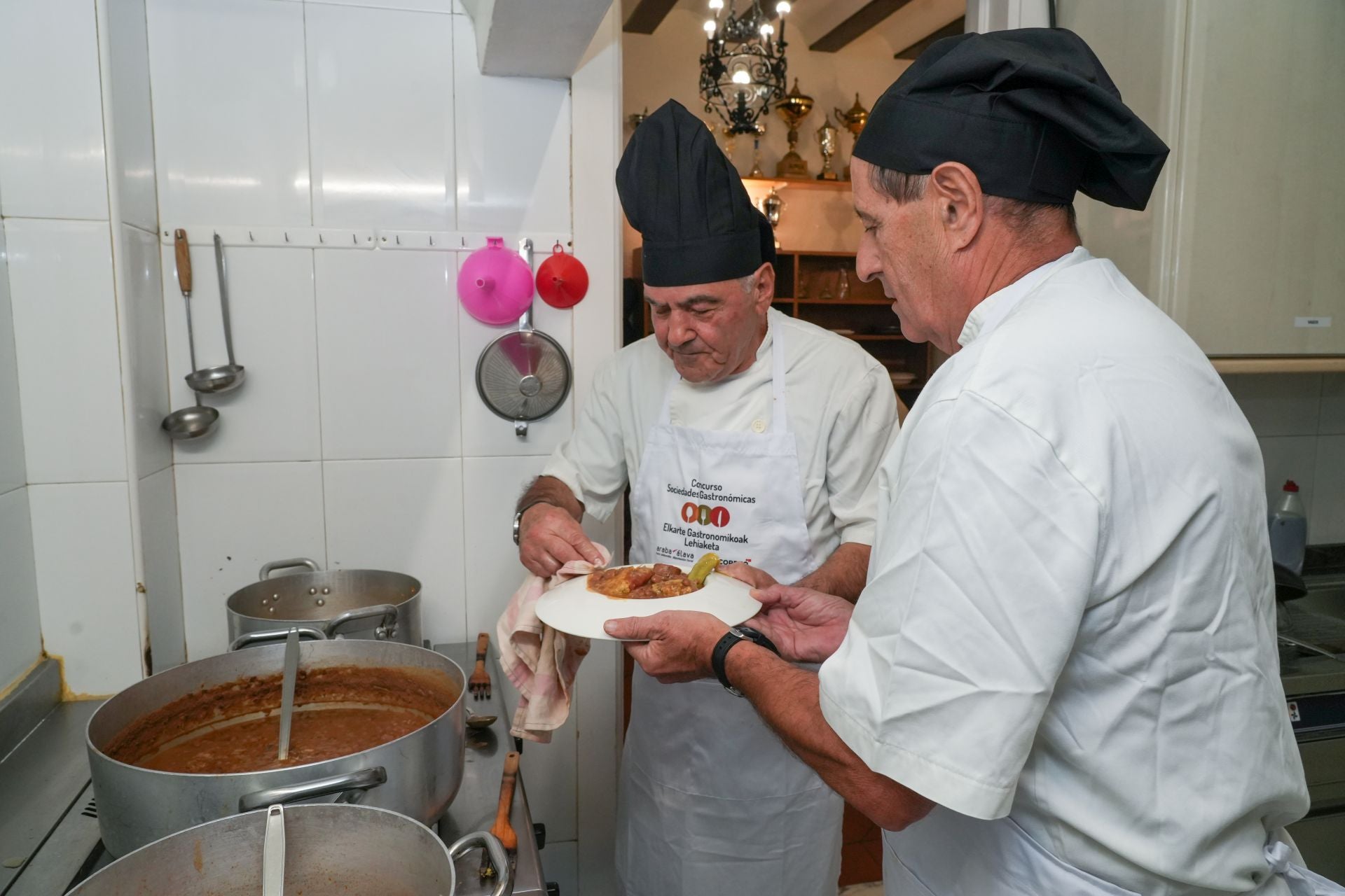 Así fue la cena en Zaldiaran