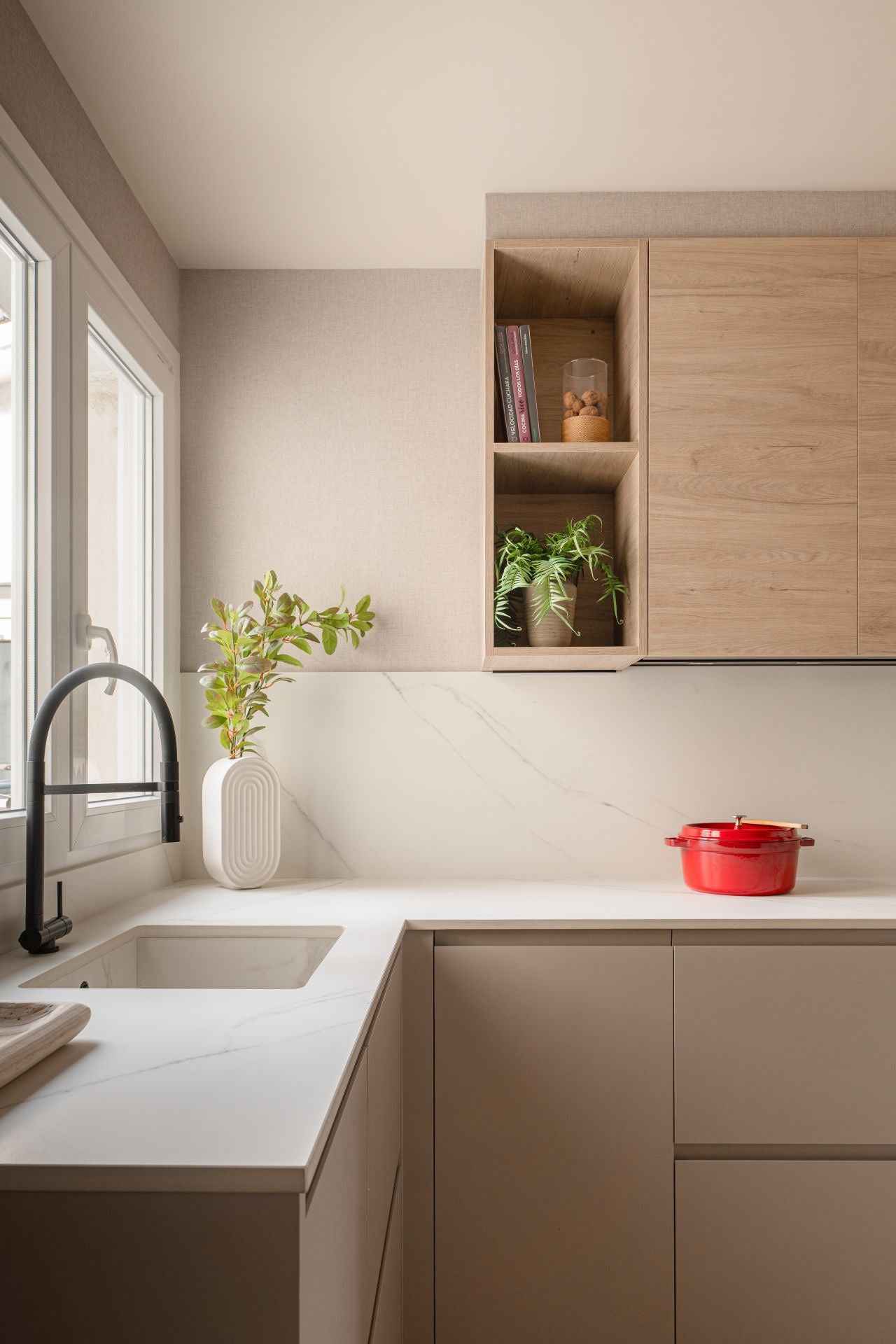 Clásico y moderno a la vez: la transformación de un piso de 110 metros en Getxo