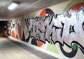 El mural fue vandalizado por el grafitero TEKO.