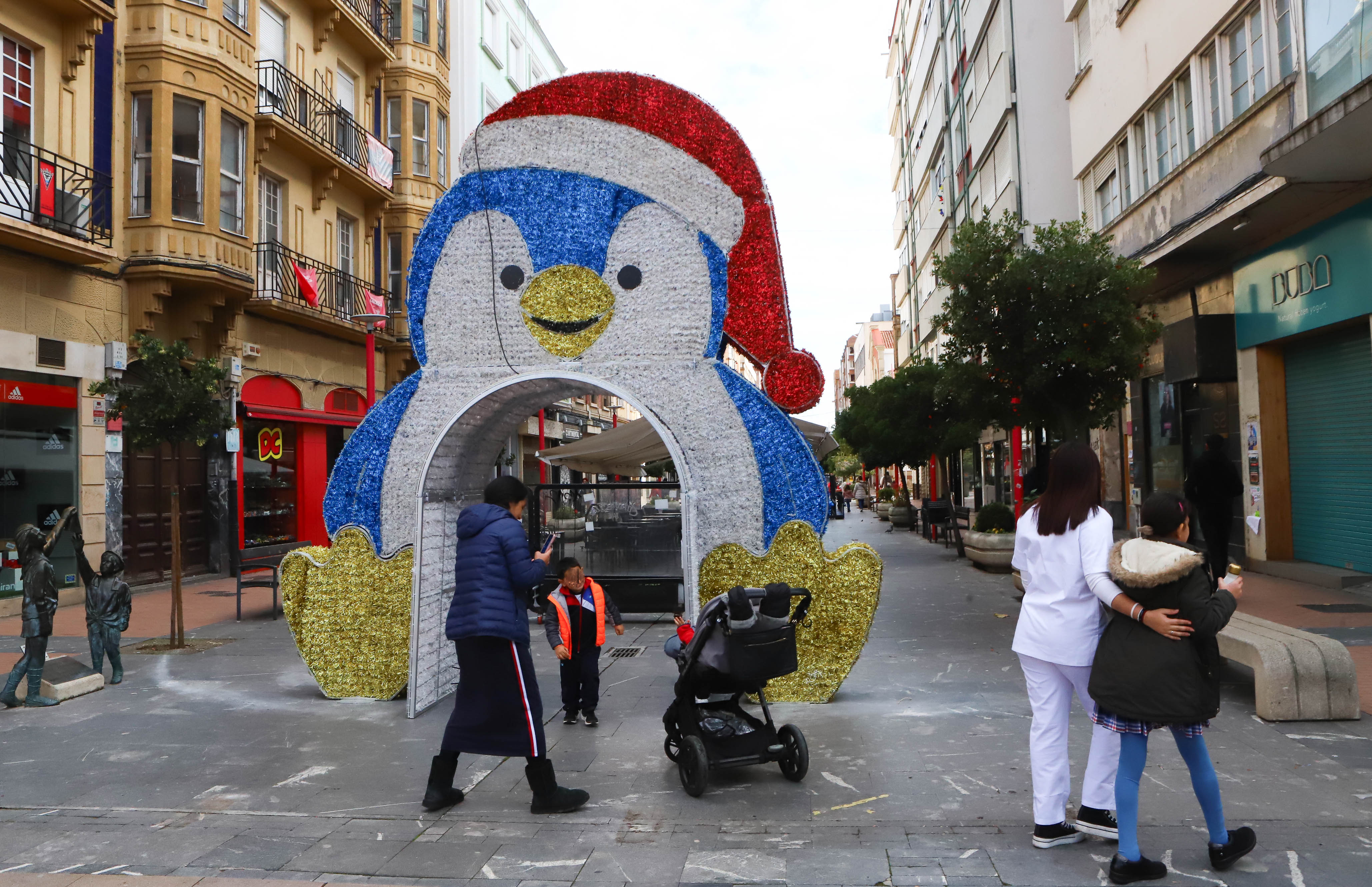 Han optado por la figura de un pingüino rey.