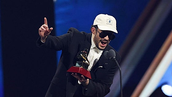 Bad Bunny destrona a Taylor Swift como artista mundial más escuchado en Spotify