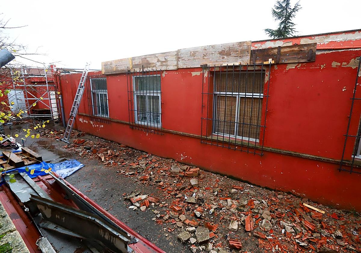 De la cubierta ya se han retirado las tejas.