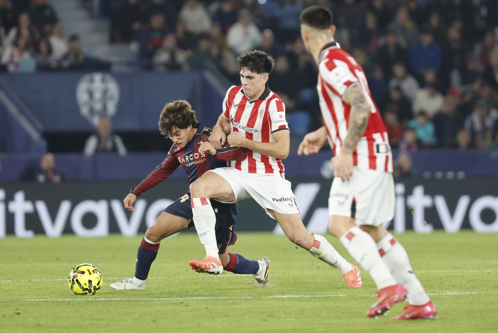 Segunda titularidad en Liga para Rego: «Nos hace falta envergadura en el centro»