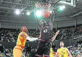 Sylla machaca el aro del Gran Canaria la pasada campaña.