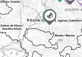 Un herido en una colisión múltiple entre un camión y tres turismos en la A-1 en Vitoria