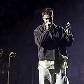 El cantante Iñigo Etxezarreta durante la 'listening party' del Buesa Arena.