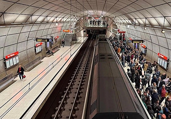 La Línea 1 del metro recupera la normalidad en dirección a Etxebarri