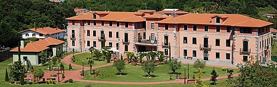 La residencia Uribarren Abaroa cuenta con amplias instalaciones en Lekeitio.