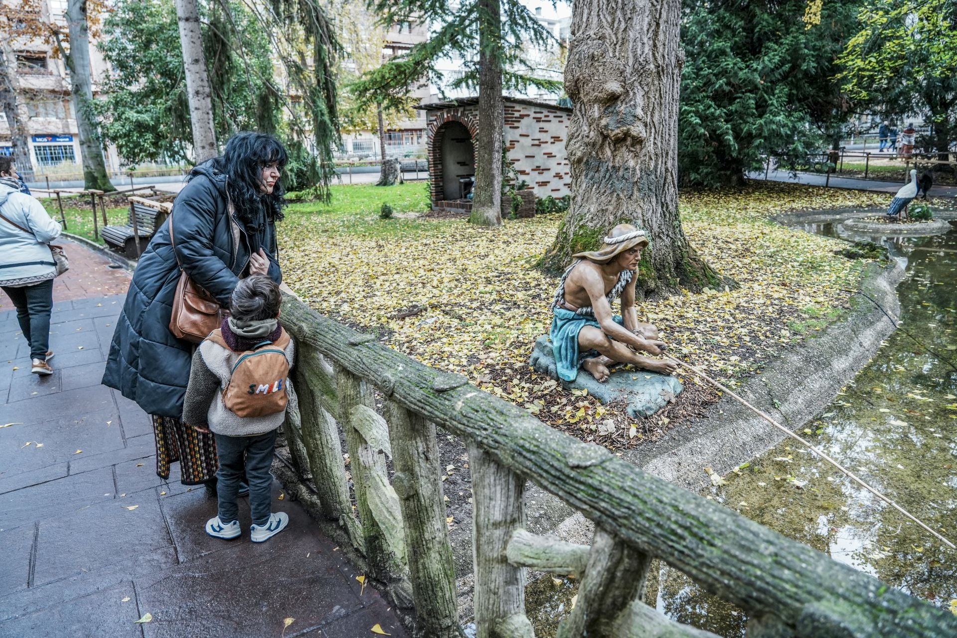 La inauguración del Belén de La Florida, la casa de Olentzero y Mari Domingui y el Mercado de Navidad de Vitoria, en imágenes