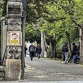 Acceso principal al centro foral Bideberria.