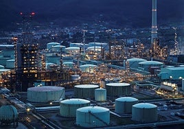 Las grandes inversiones llegaron con empresas Petronor y la planta de Mercedes en Vitoria.