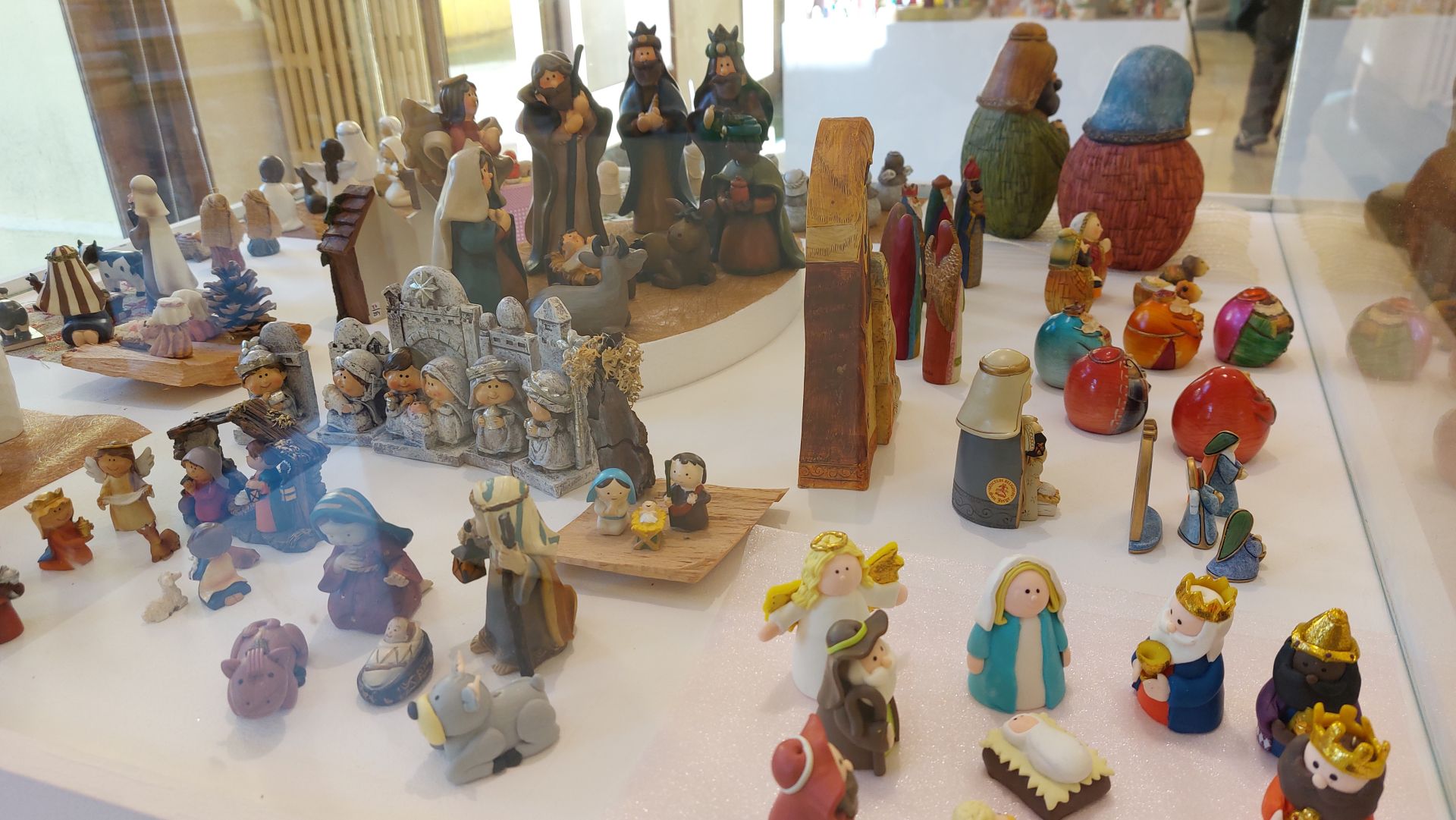 Cientos de belenes en miniatura