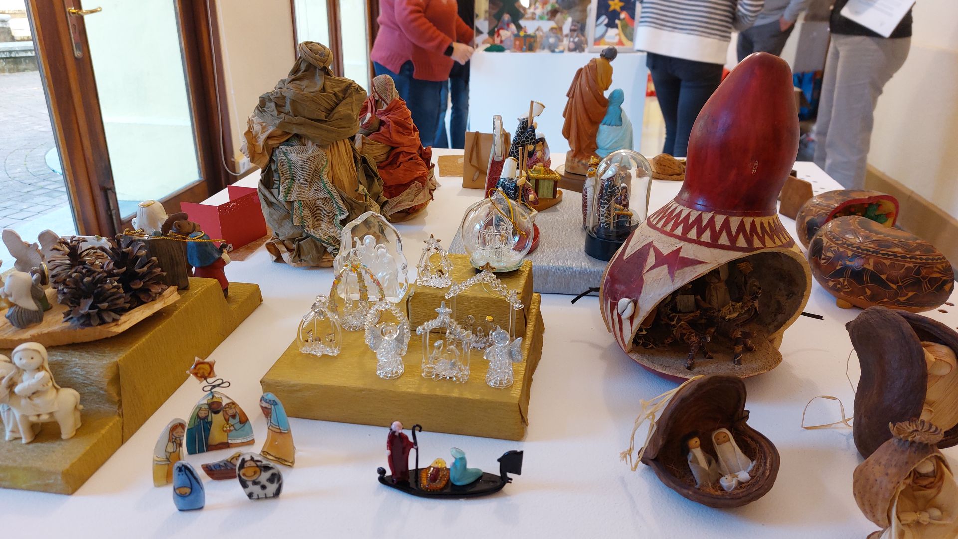 Cientos de belenes en miniatura